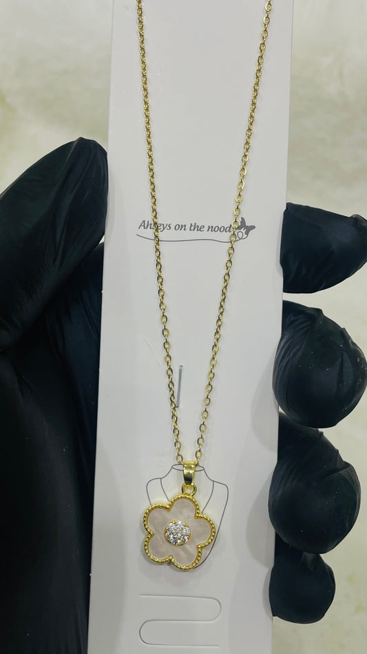 White Flower Pendant Necklace