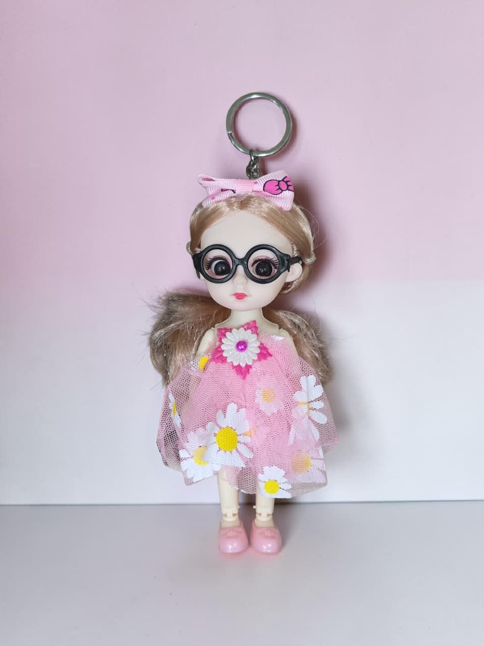 Fashionista Doll Keychain – Daisy Dress & Glasses